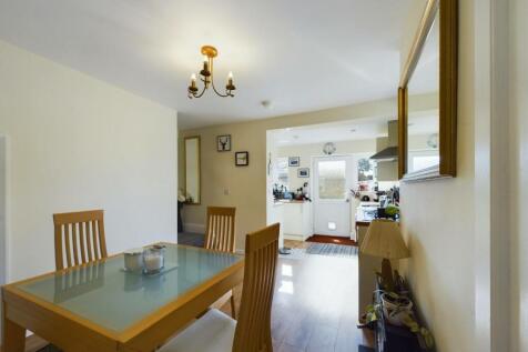 Kitchen/Dining Area