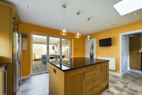 Kitchen/Breakfast Area
