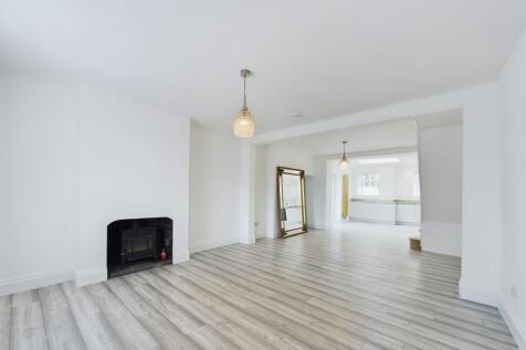 Open Plan Lounge/Dining/Kitchen