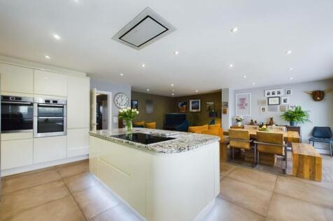 Kitchen/Diner/Living Area