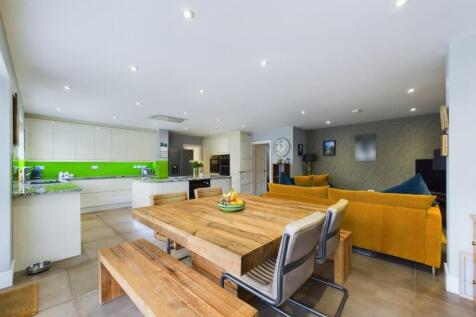 Kitchen/Diner/Living Area