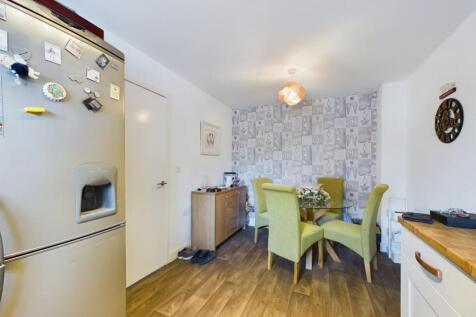 Kitchen/Dining Area