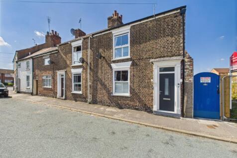 2 Bedroom End Terrace House - For Sale