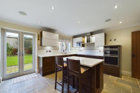 Kitchen/Breakfast Area