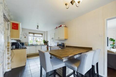 Kitchen/Breakfast Area