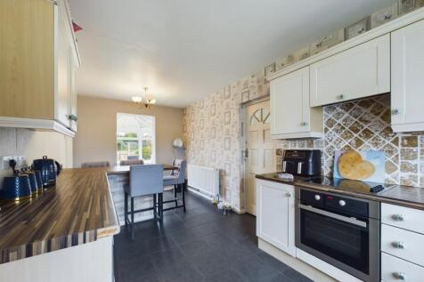 Kitchen/Breakfast Area
