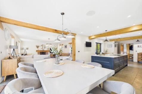Open Plan Kitchen/Dining Area