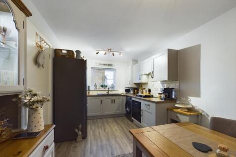 Kitchen/Dining Area