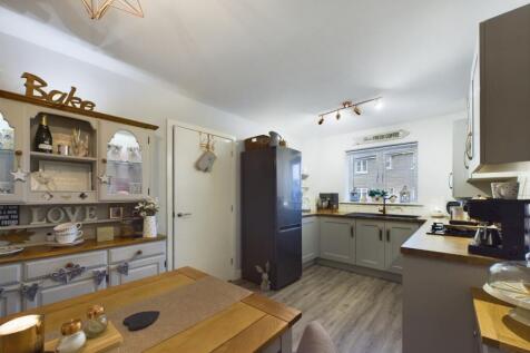 Kitchen/Dining Area