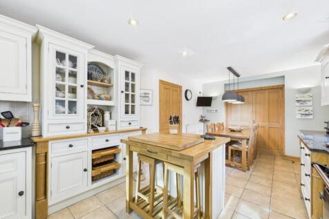 Kitchen/Breakfast Area