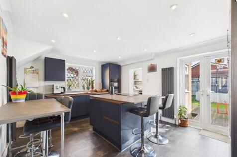 Kitchen/Dining Area