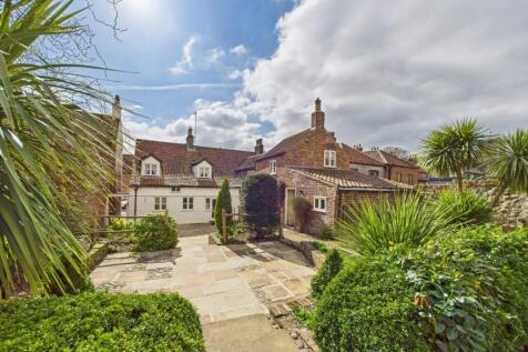 4 Bedroom Detached House - For Sale