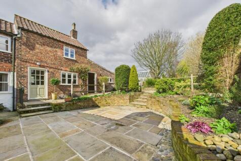 4 Bedroom Detached House - For Sale