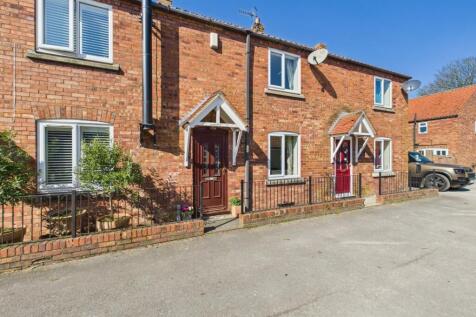 3 Bedroom Mid Terrace House - For Sale