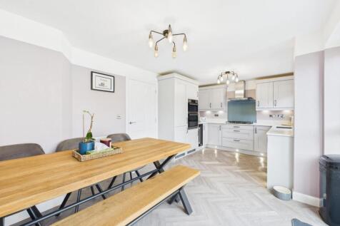 Kitchen/Dining Area