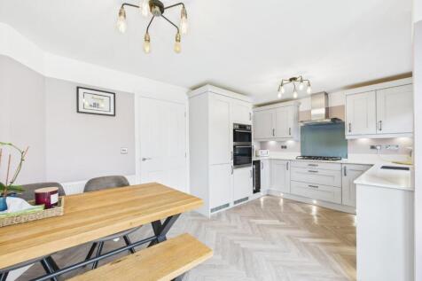 Kitchen/Dining Area