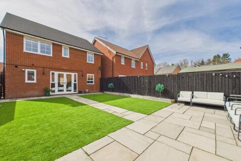 4 Bedroom Detached House - For Sale