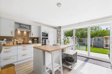 Kitchen/Dining Area