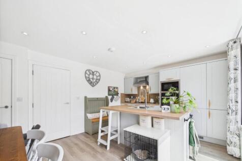 Kitchen/Dining Area