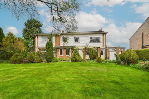 4 Bedroom House with outbuildings for Sale