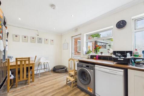 Kitchen/Dining Area