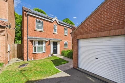 4 Bedroom Detached House - For Sale