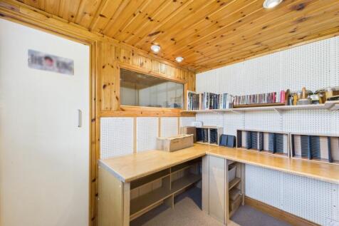 Studio/Garage