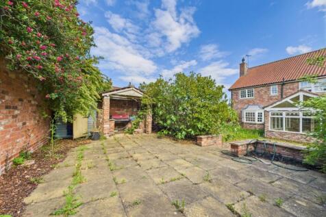 Garden/Driveway