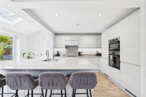 Kitchen/Dining Area