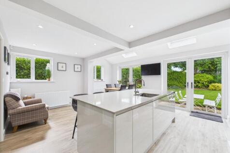 Kitchen/Dining Area