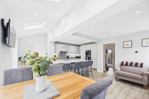 Kitchen/Dining Area