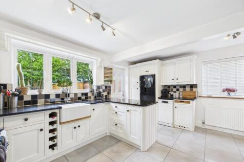 Kitchen/Breakfast Area