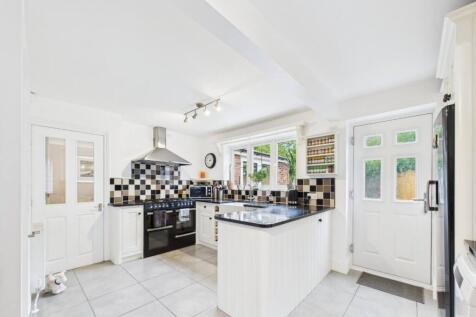 Kitchen/Breakfast Area
