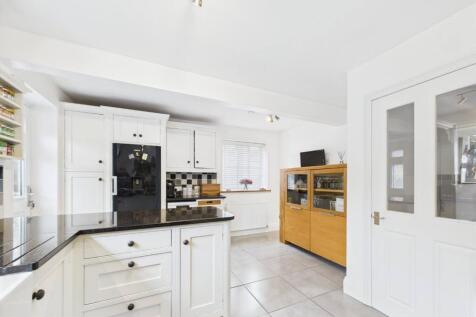 Kitchen/Breakfast Area