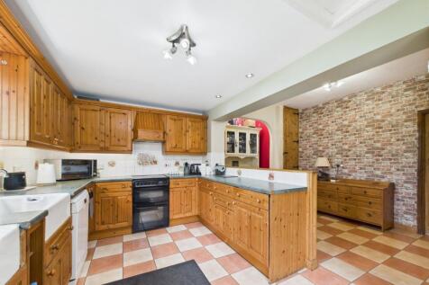 Kitchen/Dining Area