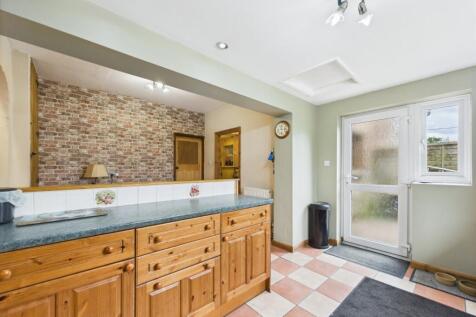 Kitchen/Dining Area