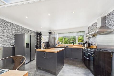 Kitchen/Breakfast Area