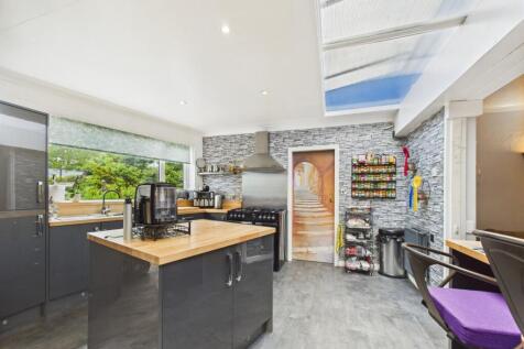 Kitchen/Breakfast Area