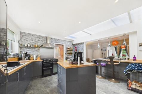 Kitchen/Breakfast Area