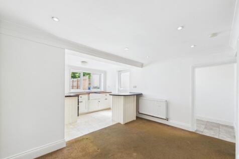 Kitchen/Dining Area