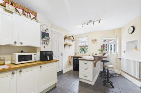 Kitchen/Breakfast Area