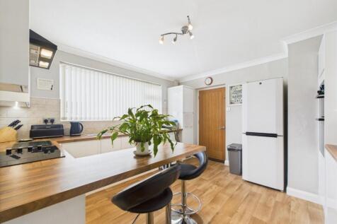 Kitchen/Dining Area