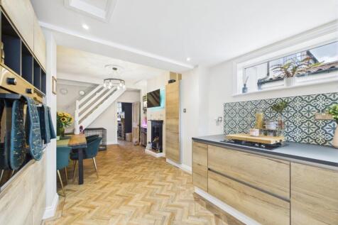 Kitchen/Dining Area