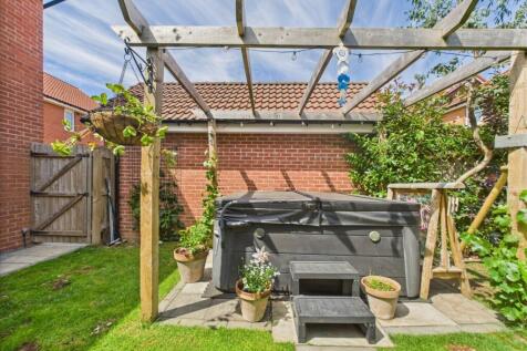 Garden (Hot Tub)