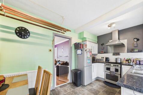 Kitchen/Dining Area