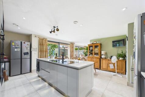 Kitchen/Breakfast Area