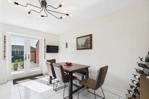 Kitchen/Dining Area