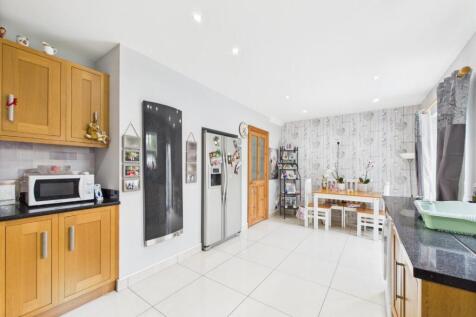 Kitchen/Dining Area
