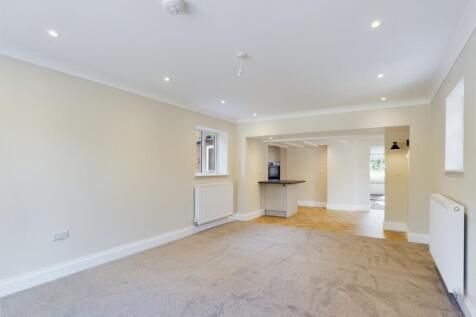 Lounge/Kitchen