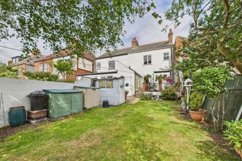 3 Bedroom Town House - For Sale